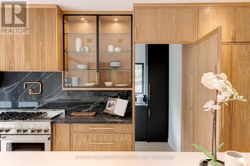 298 Strathcona Drive, Burlington (Shoreacres), ON - Indoor Photo Showing Kitchen