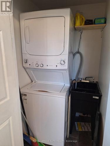 1 Plymouth Avenue, St. Catharines, ON - Indoor Photo Showing Laundry Room