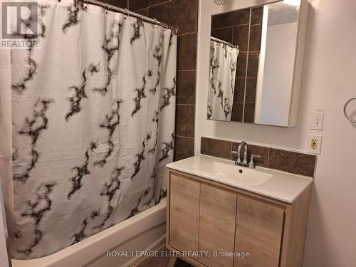 1 Plymouth Avenue, St. Catharines, ON - Indoor Photo Showing Bathroom