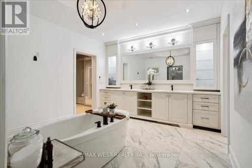 22 Rolling Green Court, Vaughan (Kleinburg), ON - Indoor Photo Showing Bathroom