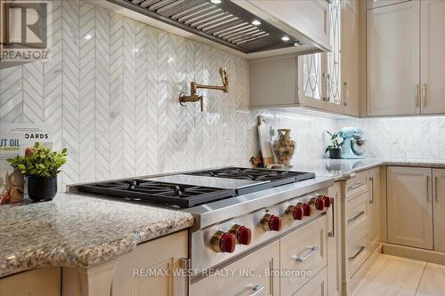 22 Rolling Green Court, Vaughan (Kleinburg), ON - Indoor Photo Showing Kitchen With Upgraded Kitchen