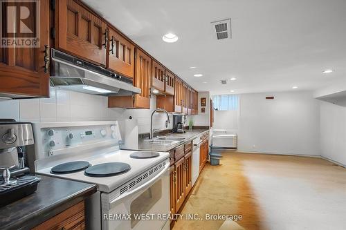 12 Springbrook Gardens, Toronto (Stonegate-Queensway), ON - Indoor Photo Showing Kitchen