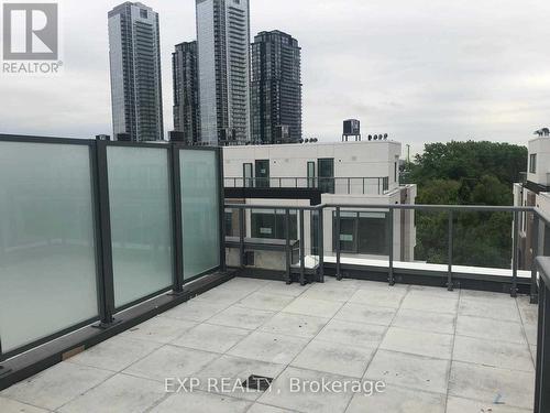 Th09 - 1010 Portage Parkway, Vaughan (Concord), ON - Outdoor