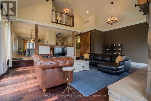 13471 Heartlake Road W, Caledon, ON - Indoor Photo Showing Living Room