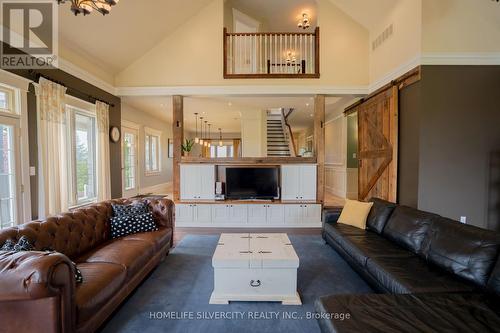 13471 Heartlake Road W, Caledon, ON - Indoor Photo Showing Living Room