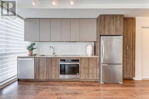 1402 - 2 Sonic Way, Toronto (Flemingdon Park), ON - Indoor Photo Showing Kitchen