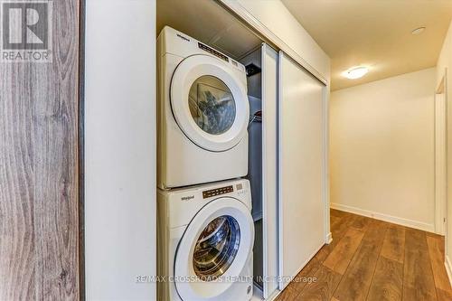 1402 - 2 Sonic Way, Toronto (Flemingdon Park), ON - Indoor Photo Showing Laundry Room