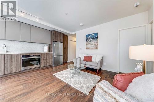 1402 - 2 Sonic Way, Toronto (Flemingdon Park), ON - Indoor Photo Showing Living Room