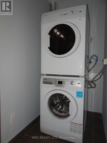 453 - 1030 King Street W, Toronto (Niagara), ON - Indoor Photo Showing Laundry Room