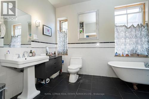 62 Lakeview Avenue, Toronto, ON - Indoor Photo Showing Bathroom