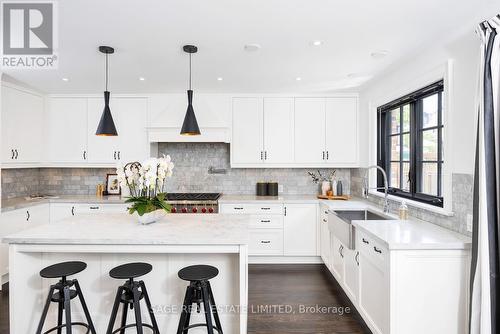 69 Castlewood Road, Toronto, ON - Indoor Photo Showing Kitchen With Upgraded Kitchen