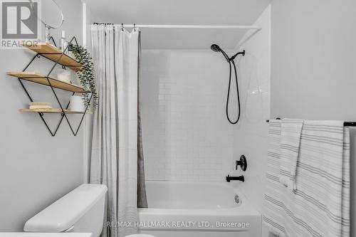 105 - 262 St Helens Avenue, Toronto, ON - Indoor Photo Showing Bathroom