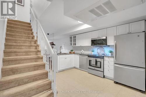 105 - 262 St Helens Avenue, Toronto, ON - Indoor Photo Showing Kitchen