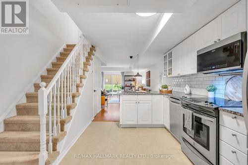 105 - 262 St Helens Avenue, Toronto, ON - Indoor Photo Showing Kitchen With Upgraded Kitchen