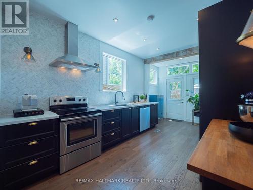 108 Carlaw Avenue, Toronto, ON - Indoor Photo Showing Kitchen