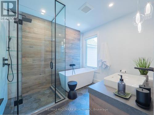 108 Carlaw Avenue, Toronto, ON - Indoor Photo Showing Bathroom