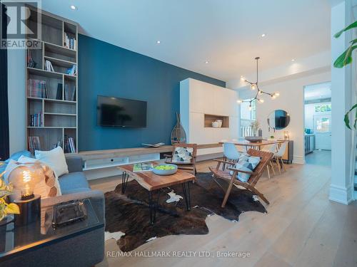 108 Carlaw Avenue, Toronto, ON - Indoor Photo Showing Living Room