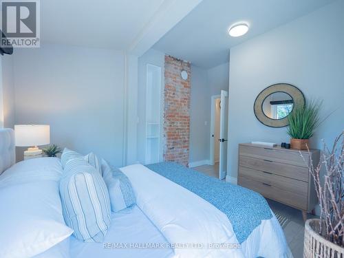 108 Carlaw Avenue, Toronto, ON - Indoor Photo Showing Bedroom