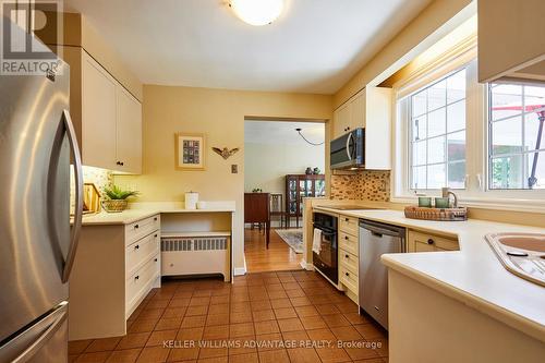 92 Colonel Danforth Trail, Toronto, ON - Indoor Photo Showing Kitchen