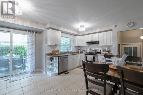 165 Manitoulin Drive, London, ON - Indoor Photo Showing Kitchen