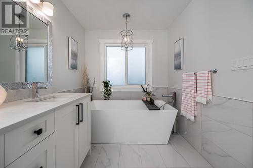 4033 Brink Drive, Prince George, BC - Indoor Photo Showing Bathroom