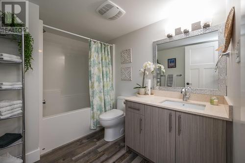 4033 Brink Drive, Prince George, BC - Indoor Photo Showing Bathroom