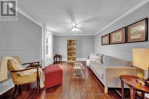 16 Squires Street, Prince Edward County (Ameliasburgh), ON - Indoor Photo Showing Living Room