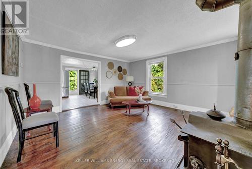 16 Squires Street, Prince Edward County (Ameliasburgh), ON - Indoor Photo Showing Living Room