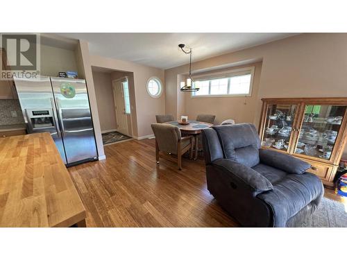 222 Martin Street Unit# 103, Sicamous, BC - Indoor Photo Showing Living Room