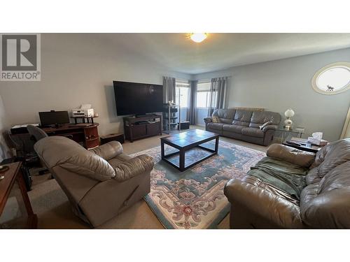 222 Martin Street Unit# 103, Sicamous, BC - Indoor Photo Showing Living Room