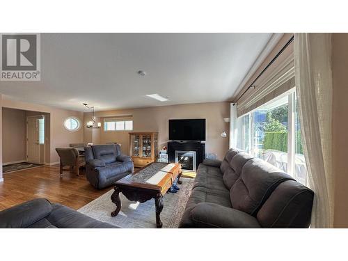 222 Martin Street Unit# 103, Sicamous, BC - Indoor Photo Showing Living Room