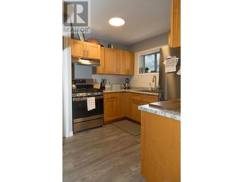 1944-1946 Hemlock Street, Prince George, BC - Indoor Photo Showing Kitchen