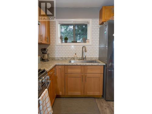 1944-1946 Hemlock Street, Prince George, BC - Indoor Photo Showing Kitchen