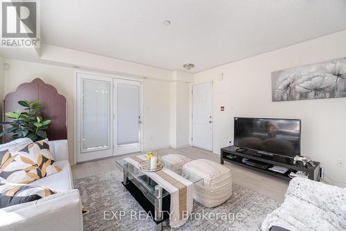 11 - 51 Hays Boulevard, Oakville, ON - Indoor Photo Showing Living Room