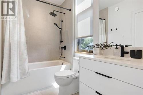 280 Anna Avenue, Naramata, BC - Indoor Photo Showing Bathroom