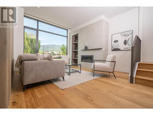 280 Anna Avenue, Naramata, BC - Indoor Photo Showing Living Room With Fireplace