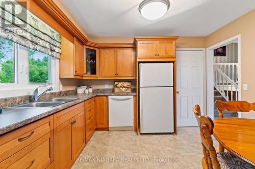 11676 Burnaby Road, Wainfleet, ON - Indoor Photo Showing Kitchen With Double Sink