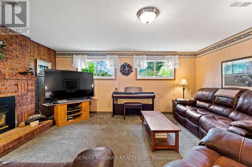 11676 Burnaby Road, Wainfleet, ON - Indoor Photo Showing Living Room With Fireplace