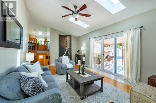 591 Bentinck Drive, St. Clair, ON - Indoor Photo Showing Living Room