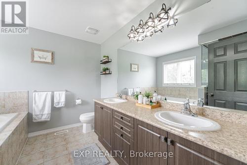 8769 Dogwood Crescent, Niagara Falls, ON - Indoor Photo Showing Bathroom