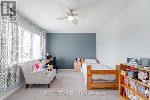 8769 Dogwood Crescent, Niagara Falls, ON - Indoor Photo Showing Bedroom