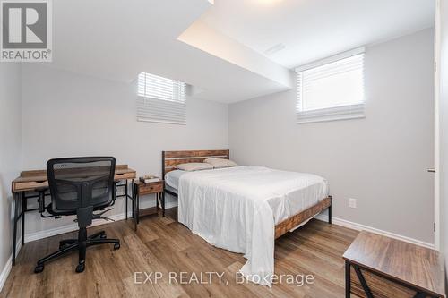 8769 Dogwood Crescent, Niagara Falls, ON - Indoor Photo Showing Bedroom