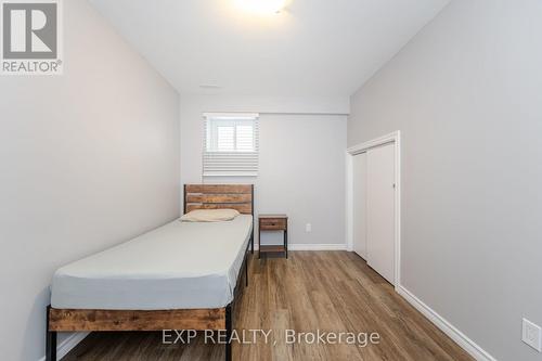 8769 Dogwood Crescent, Niagara Falls, ON - Indoor Photo Showing Bedroom