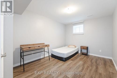 8769 Dogwood Crescent, Niagara Falls, ON - Indoor Photo Showing Bedroom