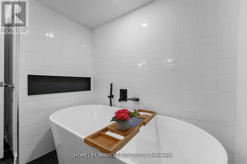 1 Zephyr Road, Caledon, ON - Indoor Photo Showing Bathroom