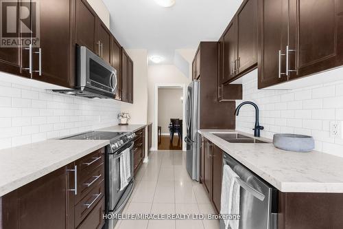 1 Zephyr Road, Caledon, ON - Indoor Photo Showing Kitchen With Stainless Steel Kitchen With Double Sink With Upgraded Kitchen