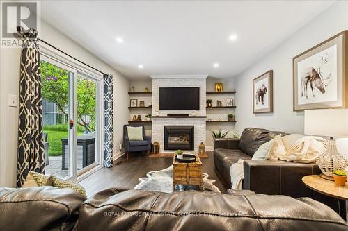 2461 Bridge Road, Oakville, ON - Indoor Photo Showing Living Room With Fireplace