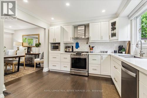 2461 Bridge Road, Oakville, ON - Indoor Photo Showing Kitchen With Upgraded Kitchen