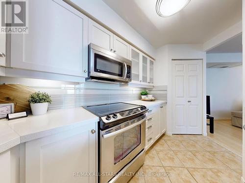 701 - 300 Balliol Street, Toronto, ON - Indoor Photo Showing Kitchen With Upgraded Kitchen