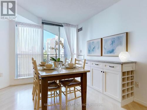 701 - 300 Balliol Street, Toronto, ON - Indoor Photo Showing Dining Room